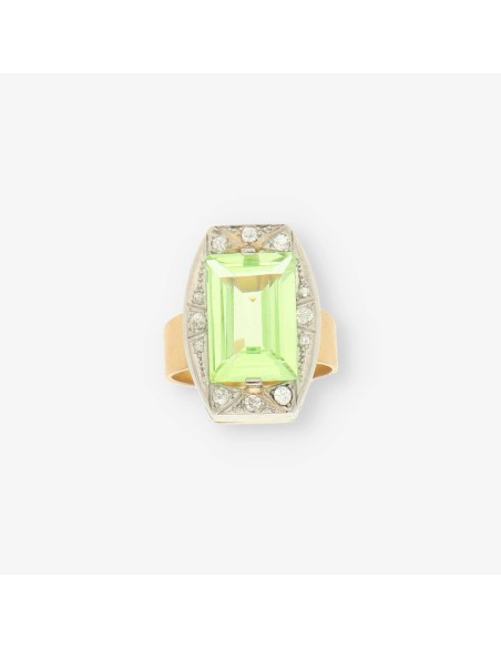 Anillo oro y piedra verde