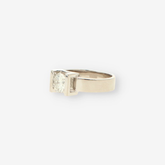 Anillo oro blanco y bri aprox. 0,90 Qt