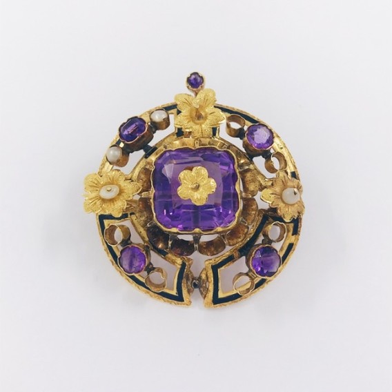 Broche de oro con perlitas y piedras de color