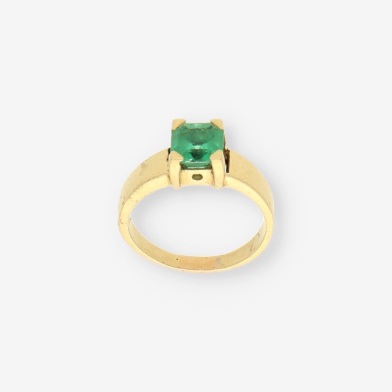 Anillo oro piedra verde
