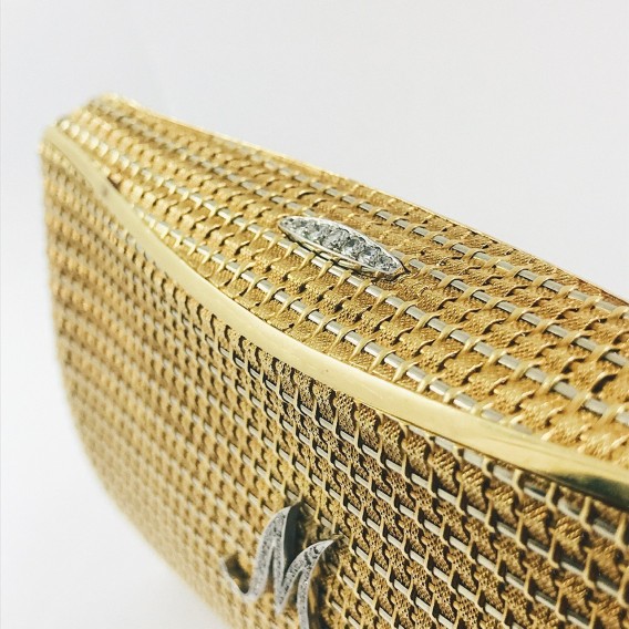 Bolso vintage en oro 18 con letra central en brillantes