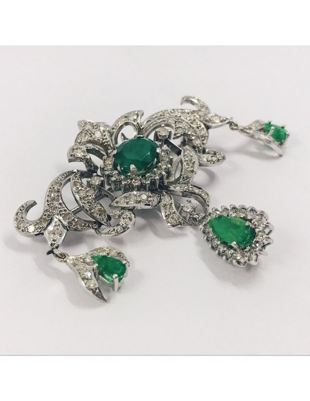 Broche en oro blanco 18kt brillante y esmeralda