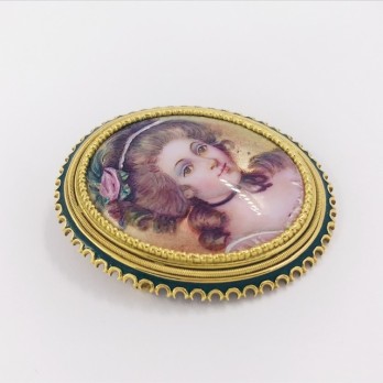 Colgante medalla en oro y esmaltes 2