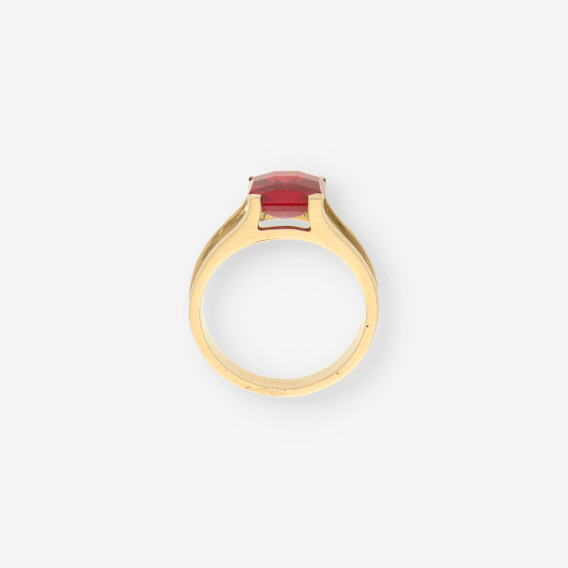 Anillo piedra roja y oro