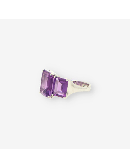 Anillo oro p. lila
