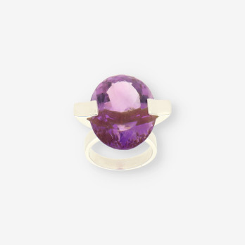 Anillo oro blanco y piedra lila 2