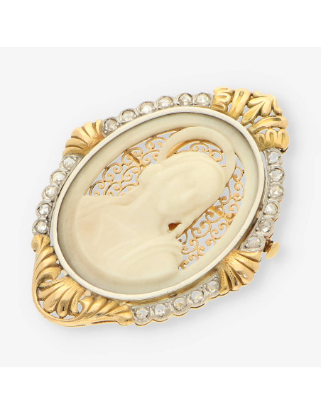 Aguja oro nacar y diamante