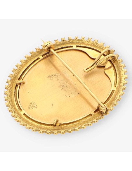 Broche con imagen oro y esmalte