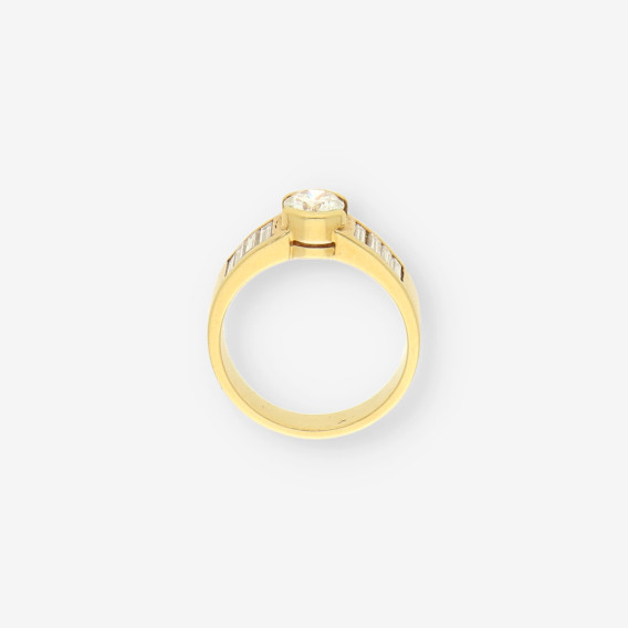 Anillo de oro bri