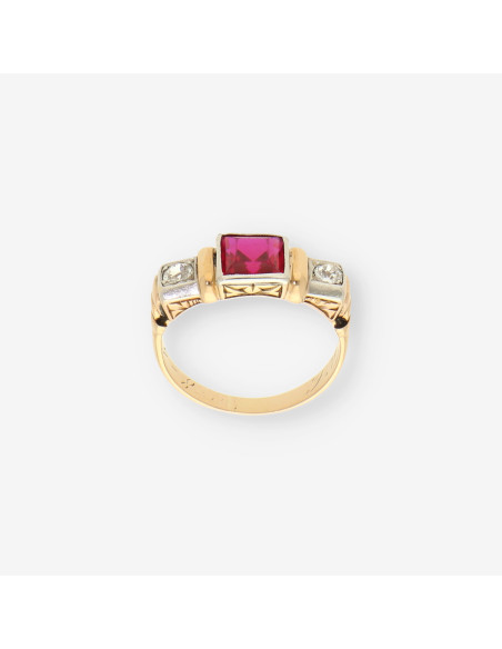 Anillo oro p. roja y brillantes