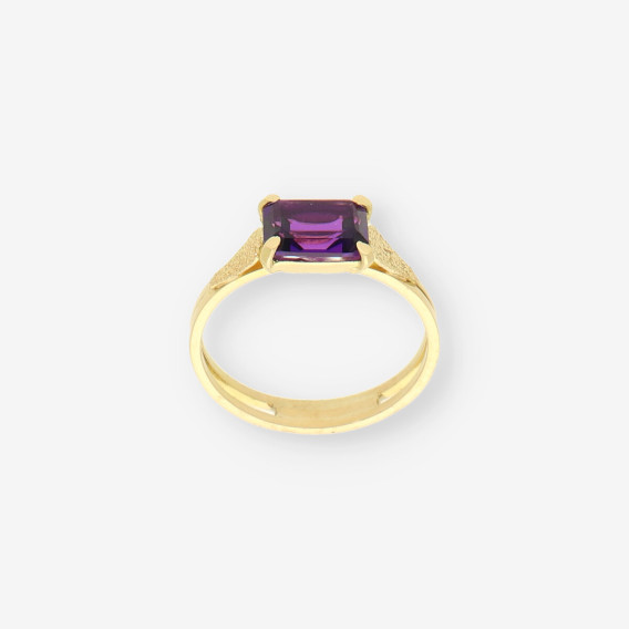 Anillo Solitario oro y p. lila