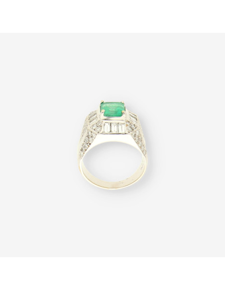 Anillo oro bl. Esmeralda y brillantes