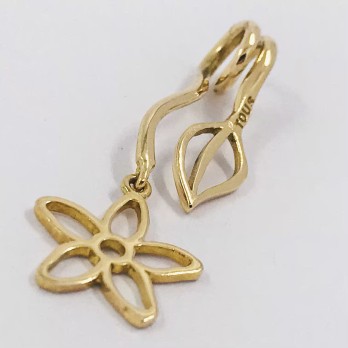 Colgante margarita Tous en oro 18kt 2