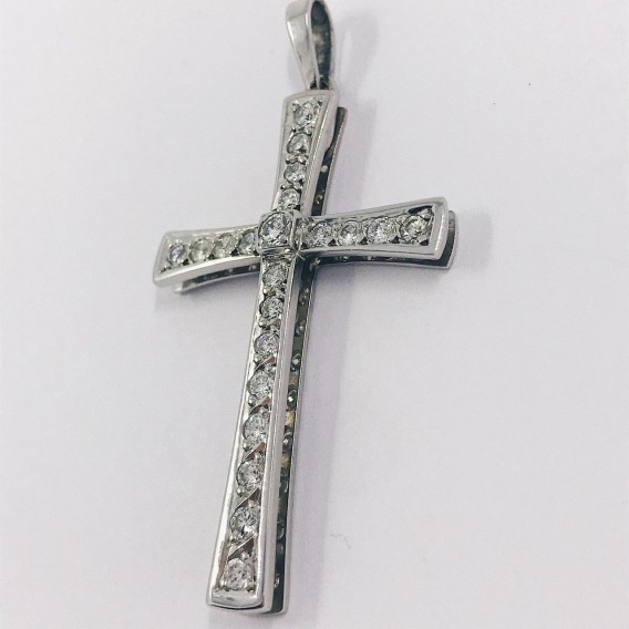 Colgante cruz en oro blanco 18kt con brillantes