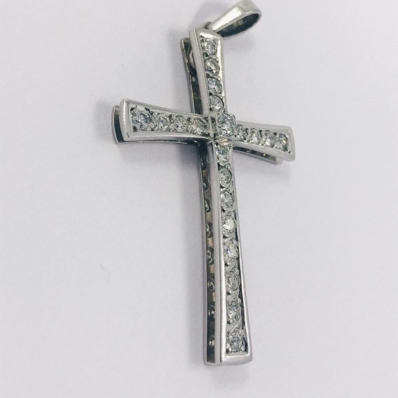 Colgante cruz en oro blanco 18kt con brillantes