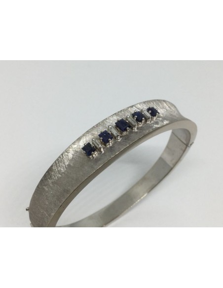 Pulsera esclava de oro blanco con diamantes y zafiros