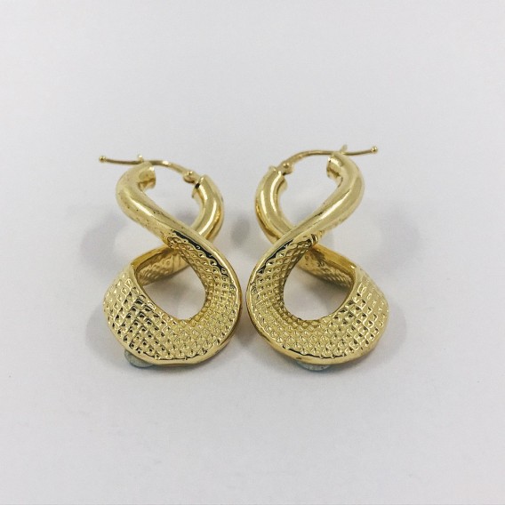 Pendientes con forma de 8 en oro 18kt.