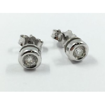 Pendientes dormilonas en oro blanco y brillantes
