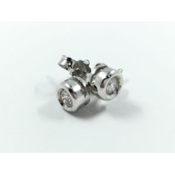 Pendientes dormilonas en oro blanco y brillantes 2