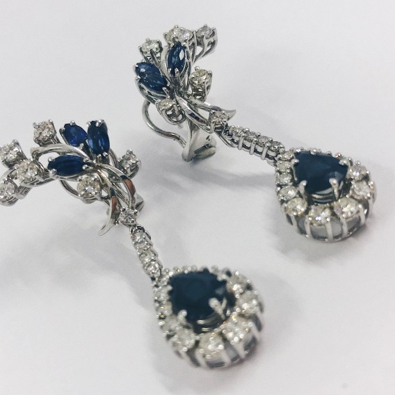 Pendientes largos con diamantes y zafiros
