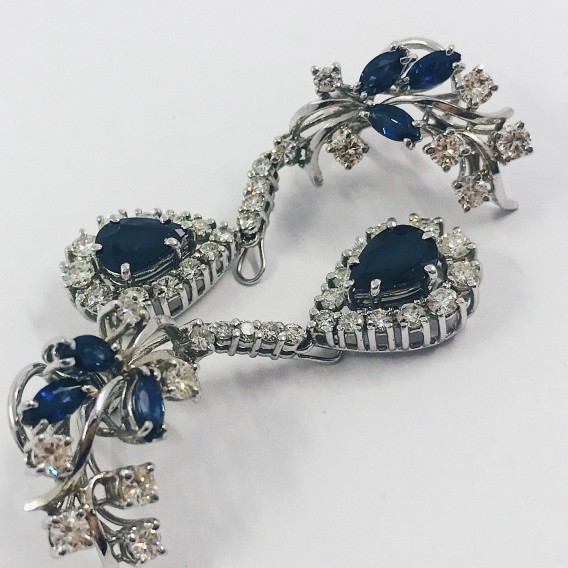 Pendientes largos con diamantes y zafiros