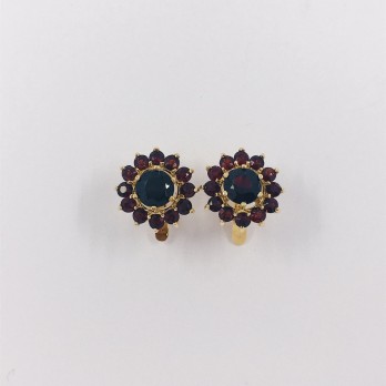 Pendientes en oro 18kt con granates.
