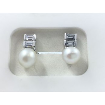 Pendientes de oro blanco, diamantes y perla cultivada