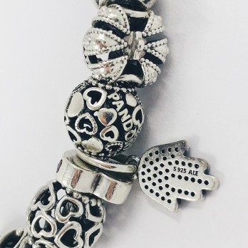 Pulsera Pandora en plata. 2