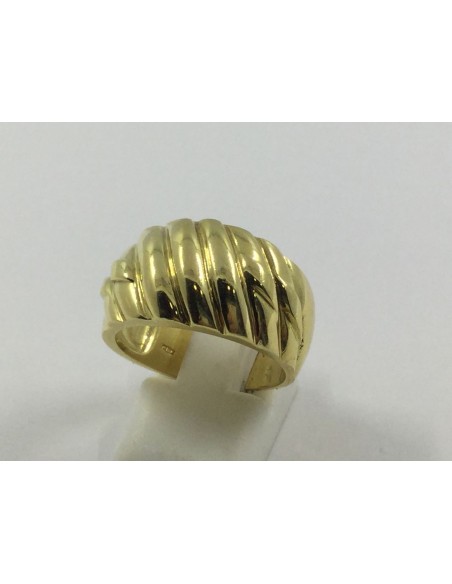 Anillo ancho de oro con motivo de gallones