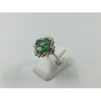 Anillo de oro blanco, brillantes y esmeraldas 2