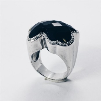 Anillo Tous en oro blanco, brillantes y Ã³nix 2