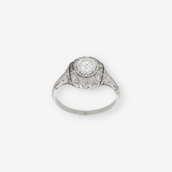 Anillo vintage en oro blanco 18kt con brillante central