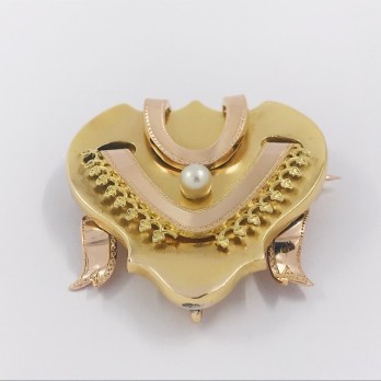 Broche de oro con perlita 2