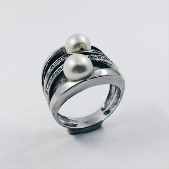 Anillo de oro con brillantes y perlas 2