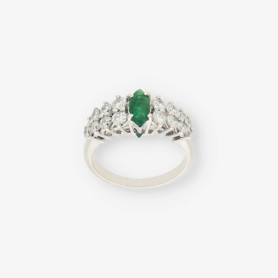 Anillo oro blanco esmeralda y bri