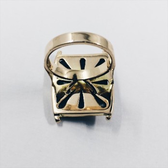 Anillo en oro con imagen de personaje oriental esmaltado 2