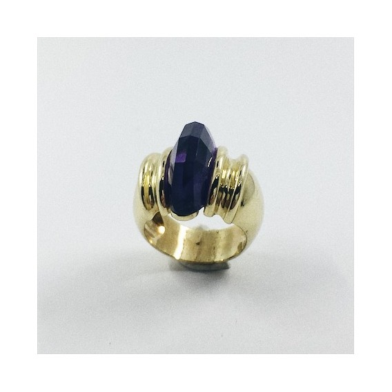 Anillo de oro y amatista