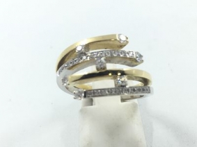 Anillo de segunda mano hecho de oro blanco y amarillo con brillantes | Comprar anillos de segunda mano