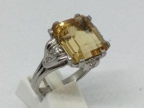 Sortija de oro blanco con topacio y brillantes | Comprar anillos de segunda mano
